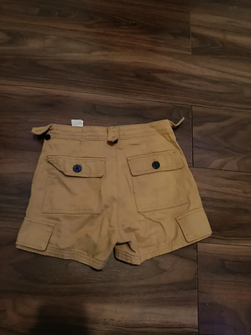 Shorts beige talla 36 con bolsillos - 2