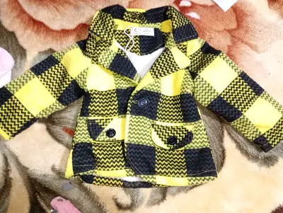 Abrigo infantil a cuadros amarillo y negro - miniatura 1