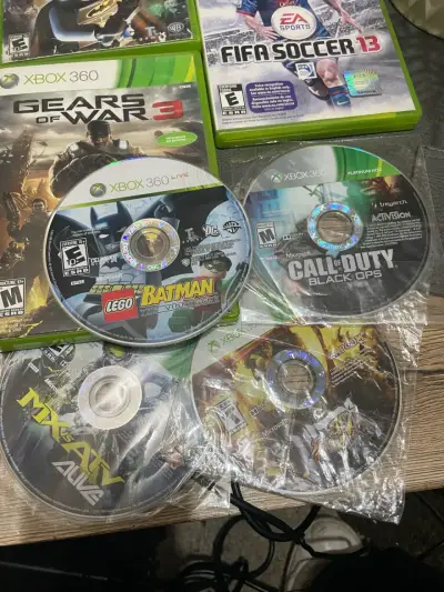 Xbox 360 E + 2 Controles + 9 Juegos Originales – M - miniatura 6