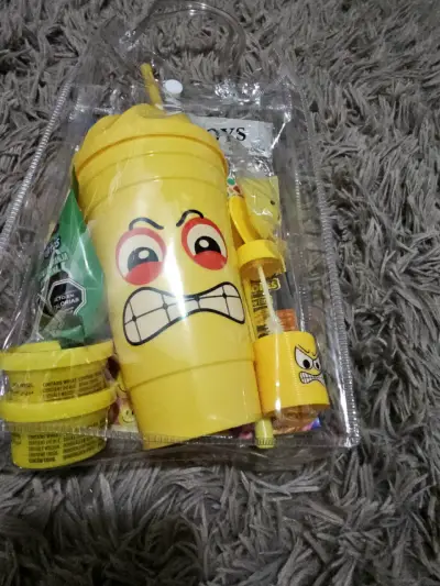 Set de Juguetes con Vasos Divertidos y Plastilina - miniatura 5