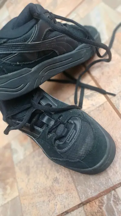 Zapatillas deportivas negras Puma para mujer - miniatura 2