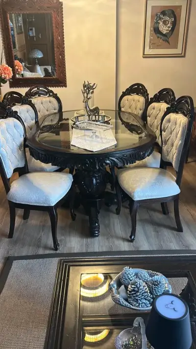 Elegante juego de comedor de madera tallada - miniatura 1