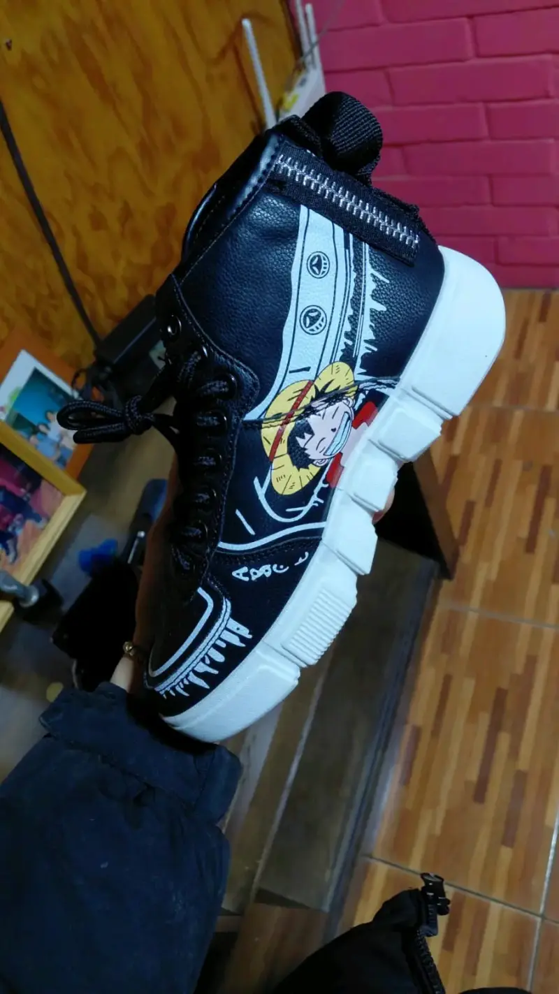 Zapatillas deportivas con diseño gráfico coloridas - 2