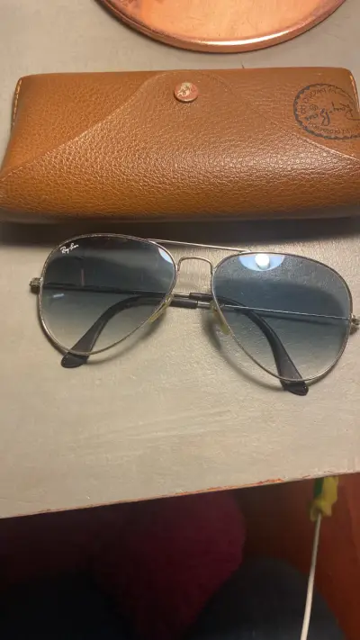Gafas de sol Ray-Ban aviador con estuche - miniatura 1