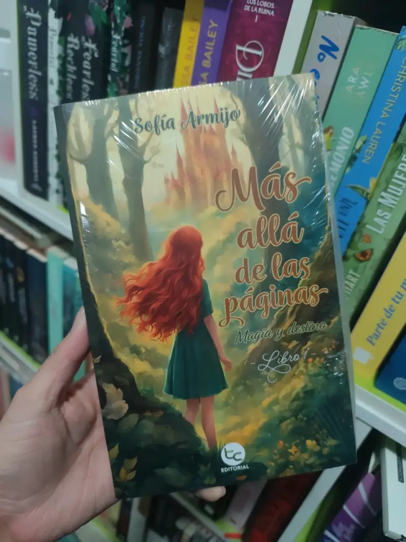 Libro 'Más allá de las páginas' de Sofía Armijo - 1