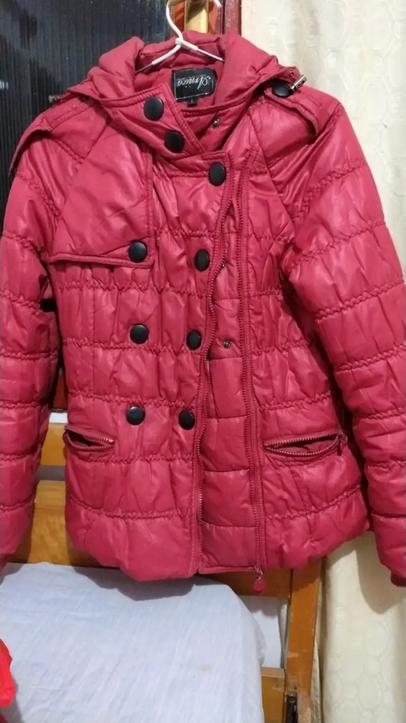 Chaqueta acolchada roja para mujer - 1