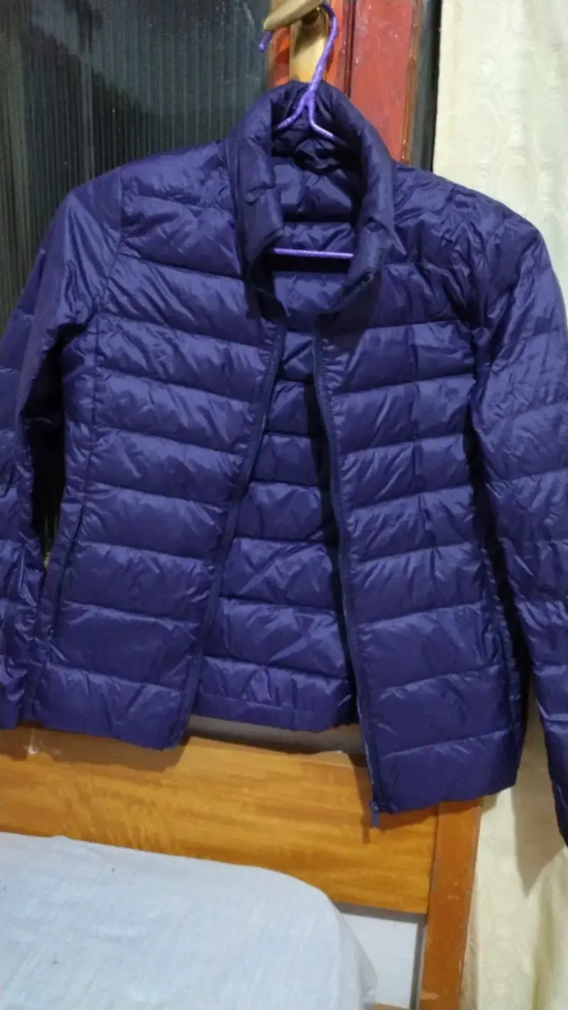 Chaqueta delgada sin forro azul para mujer