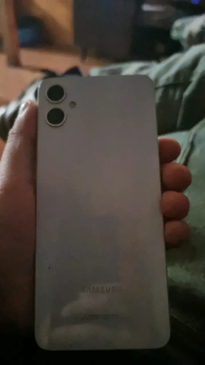 Smartphone Samsung con doble cámara trasera - 2