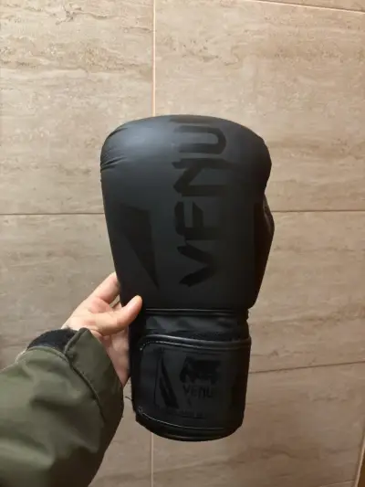 Guantes de Boxeo Venum Negros - miniatura 1