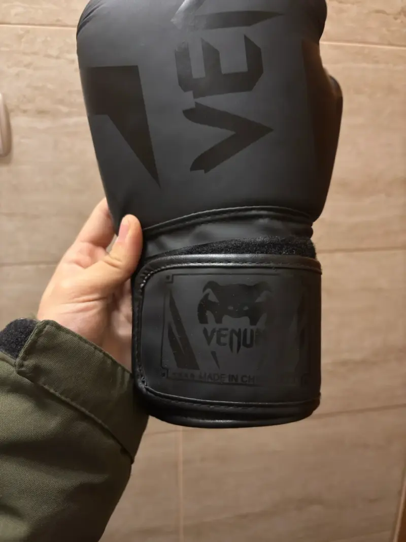 Guantes de Boxeo Venum Negros - 2
