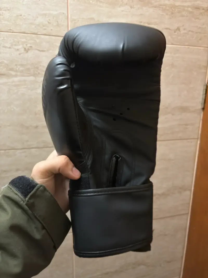 Guantes de Boxeo Venum Negros - 3