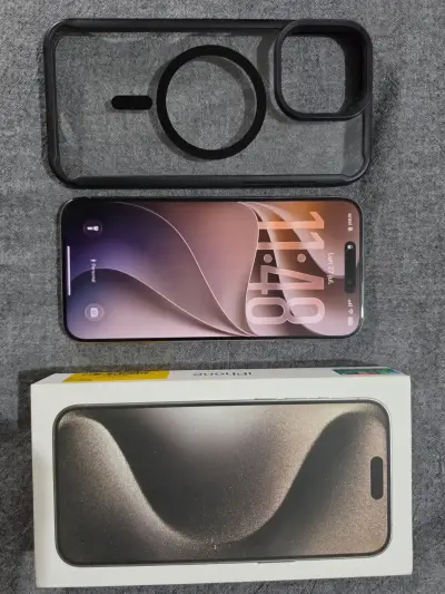 Smartphone con caja y funda protectora - miniatura 3