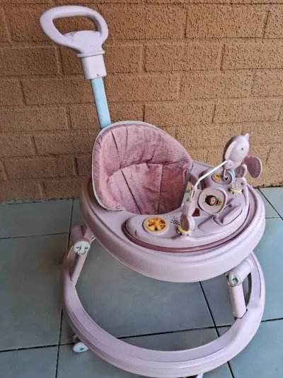 Andador para bebé con juguetes interactivos - miniatura 3