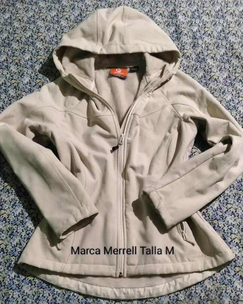 Chaqueta Merrell beige con capucha talla M