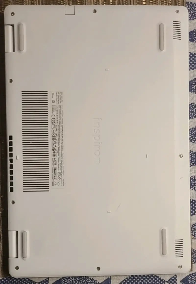 Laptop con Procesador Ryzen 7 y 16GB RAM - 6