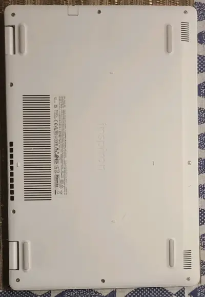 Laptop con Procesador Ryzen 7 y 16GB RAM - miniatura 6