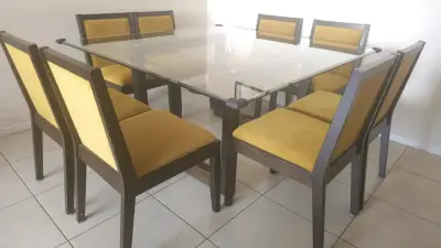 Juego de comedor con mesa de vidrio y 8 sillas - miniatura 1