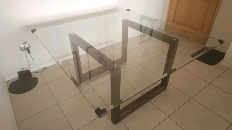 Juego de comedor con mesa de vidrio y 8 sillas - 6