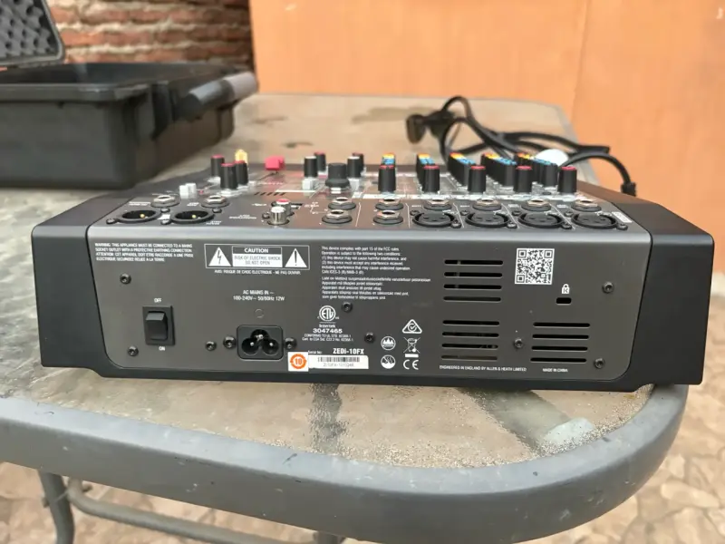 Mezclador de Audio Allen & Heath ZEDi-10FX con Efectos - 2