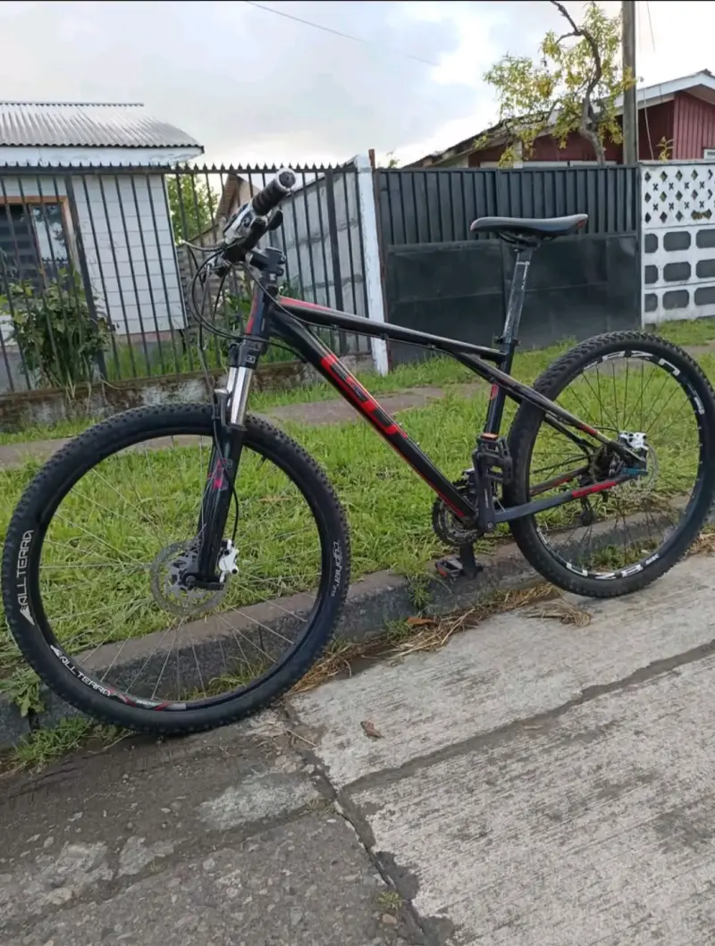 Bicicleta GT de aluminio aro 27.5 - 1
