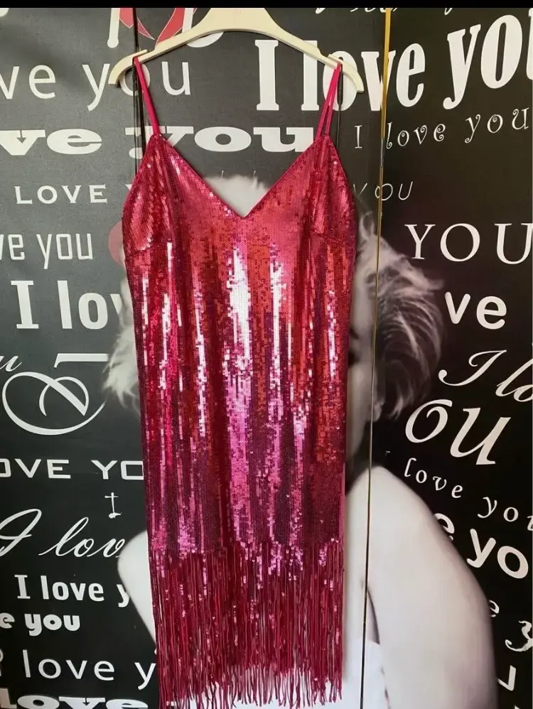Vestido de lentejuelas fucsia con flecos - 2