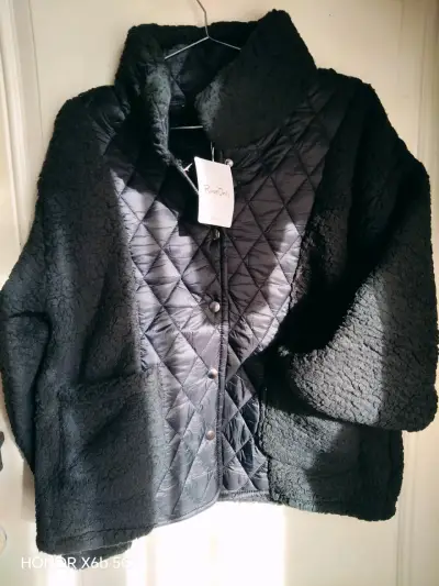 Chaqueta acolchada negra con textura RoseOnly - miniatura 1