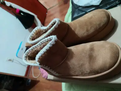 Botas de invierno forradas en lana beige - miniatura 1