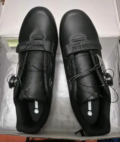 Zapatillas de Ciclismo Mountain Gear Negras - miniatura 1