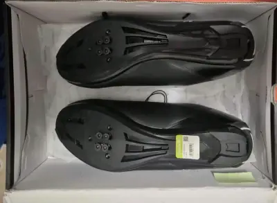 Zapatillas de Ciclismo Mountain Gear Negras - miniatura 2