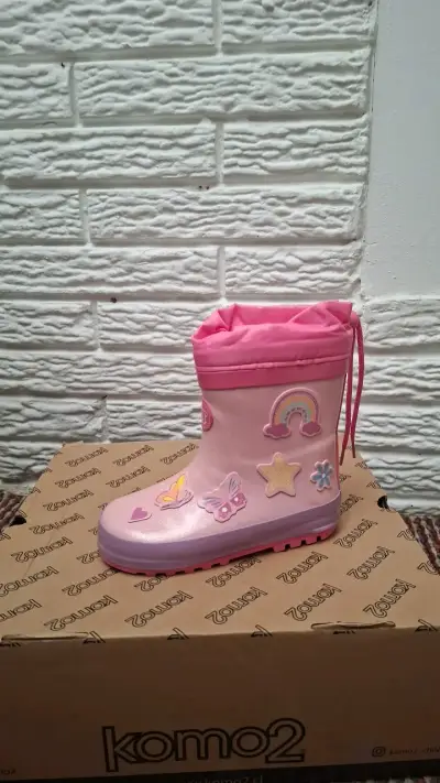 Botas de lluvia infantiles rosadas con diseño de 🦋 - miniatura 1