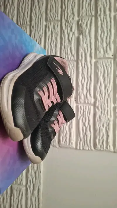 Zapatillas deportivas negras para niñas - miniatura 2