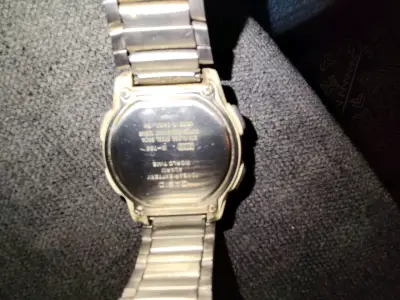 Reloj digital Casio Illuminator WR100M - miniatura 5