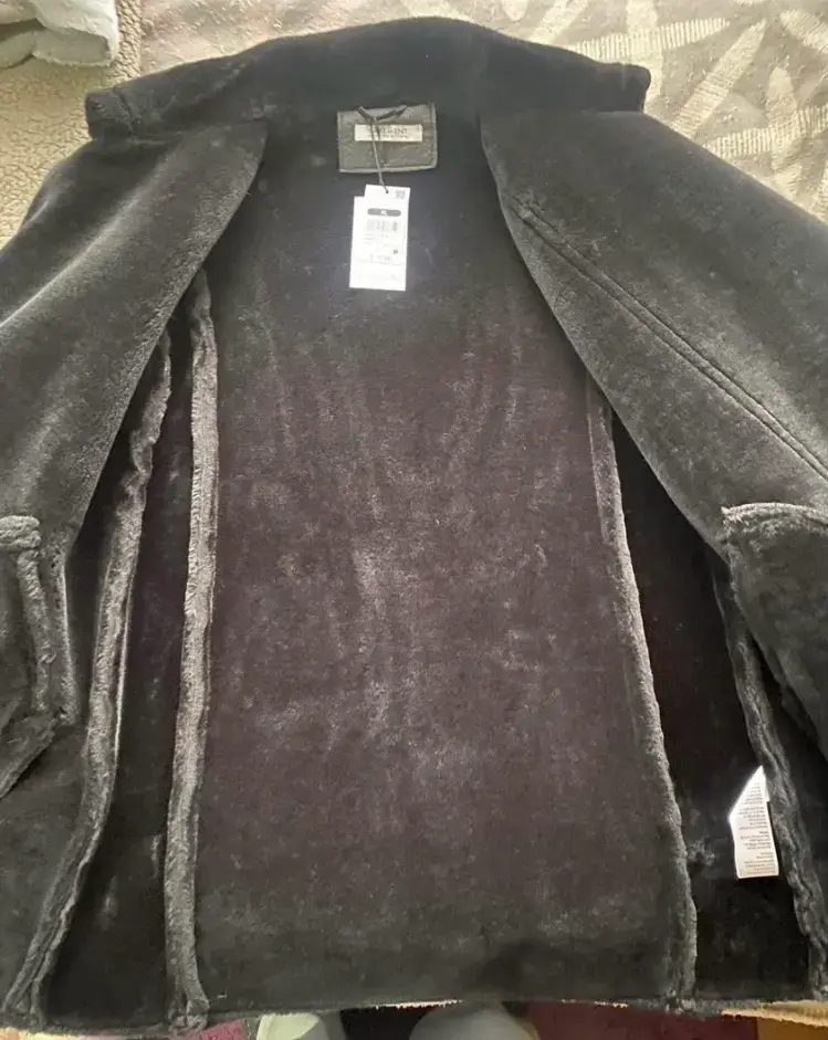 Chaqueta negra con forro de piel sintética - 3