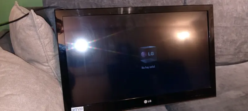 Televisor LG pantalla plana 32 pulgadas - 2