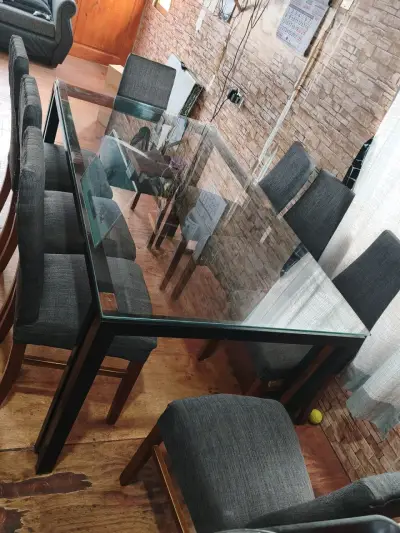 Mesa de comedor de vidrio con 8 sillas - miniatura 3