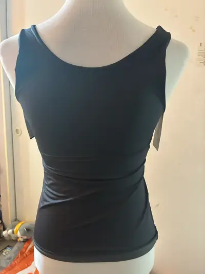 Camiseta de control negra Leonisa - miniatura 2
