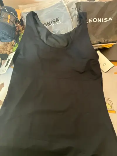 Camiseta de control negra Leonisa - miniatura 5
