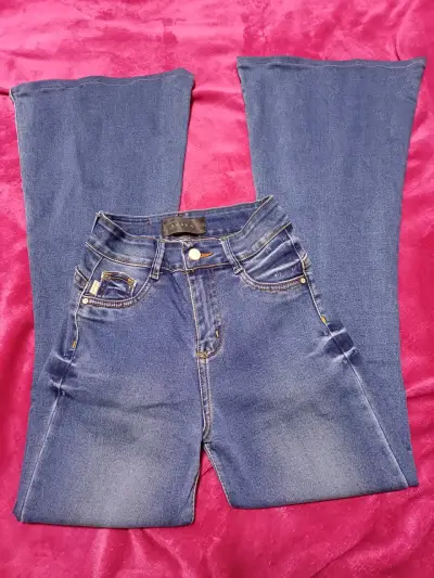 Jeans acampanados azul para mujer - miniatura 1
