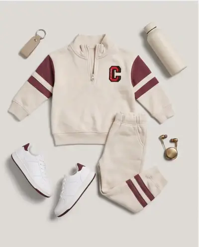 Conjunto deportivo infantil beige con detalles burdeos - miniatura 1