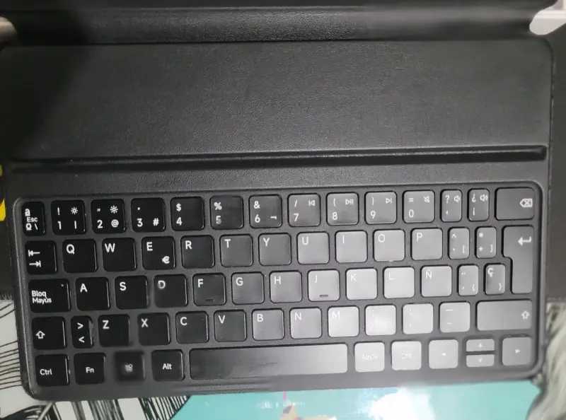 Xiaomi Pad 6 11” + Lápiz + Carcasa (Como Nueva) - 6
