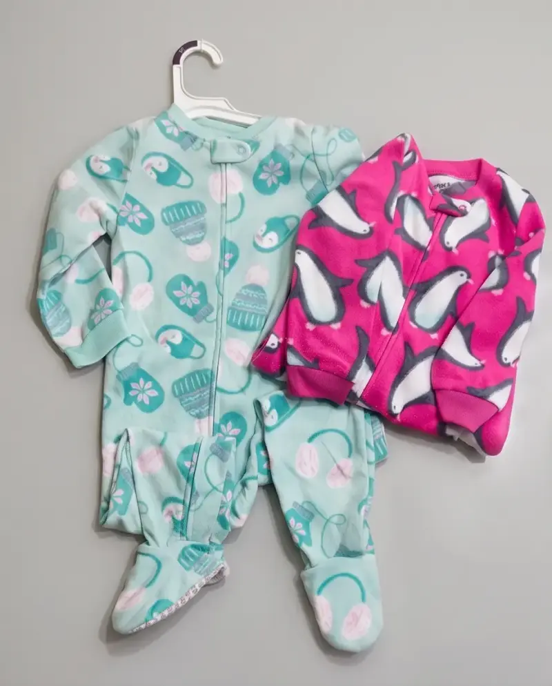 Pijamas de polar para bebé con diseños de invierno - 1