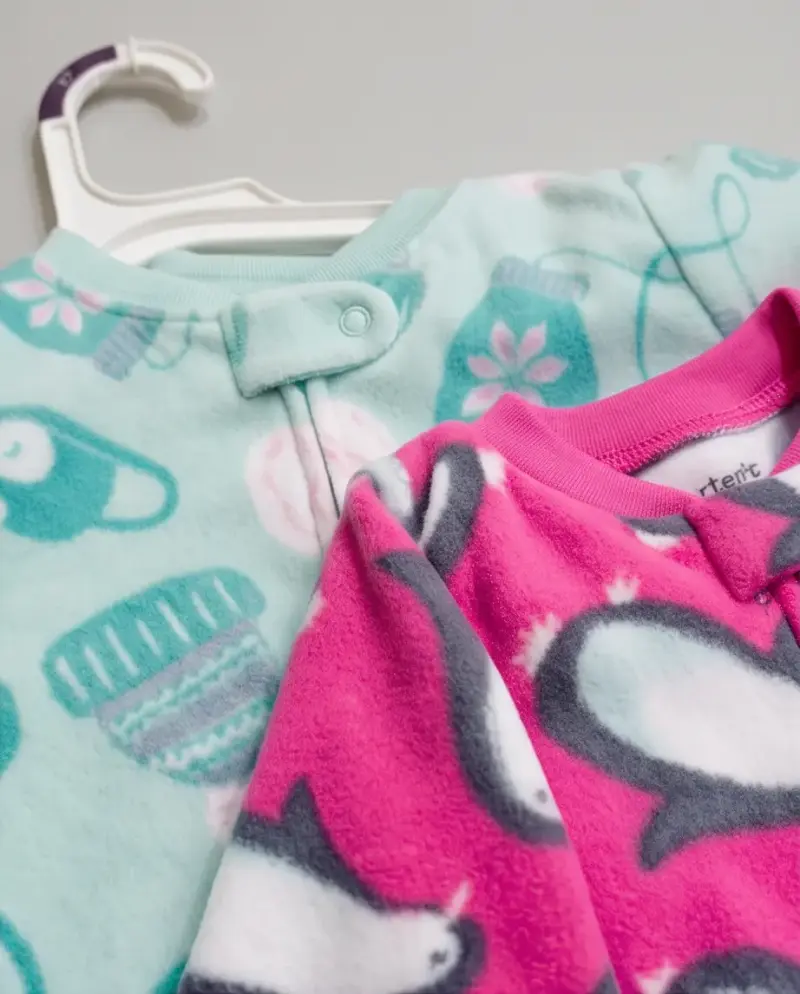 Pijamas de polar para bebé con diseños de invierno - 2