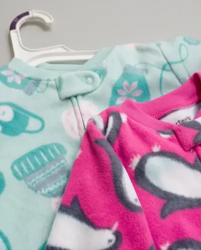 Pijamas de polar para bebé con diseños de invierno - miniatura 2