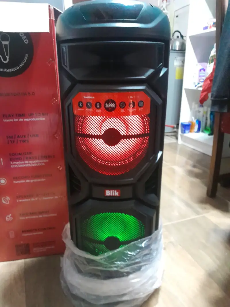 Parlante marca blik nuevo en su caja - 1