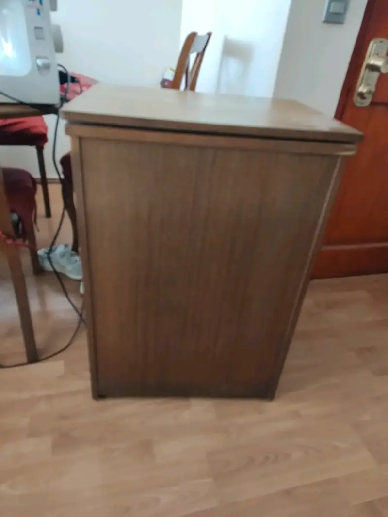 Mueble de madera para almacenamiento - 1