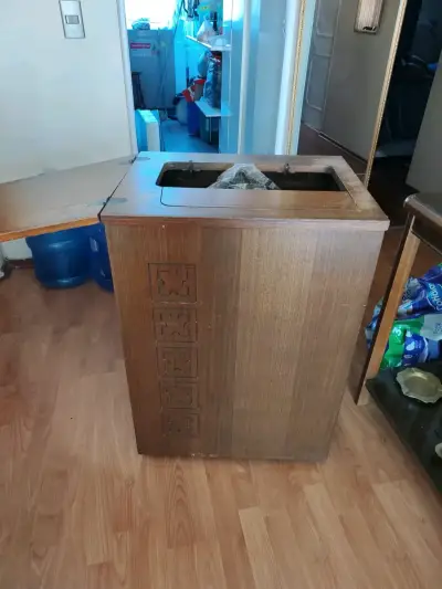 Mueble de madera para almacenamiento - miniatura 2
