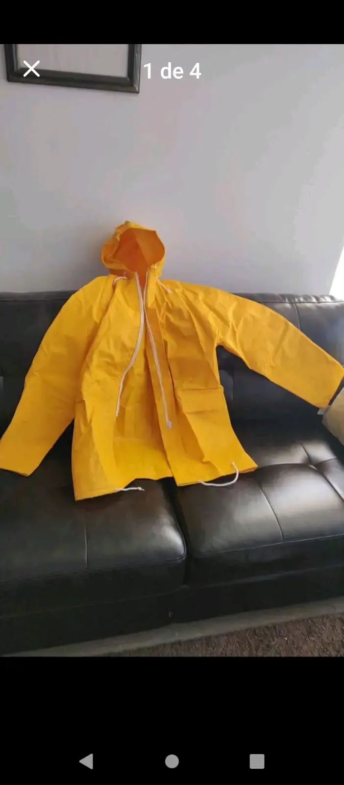 Impermeable amarillo con capucha para lluvia