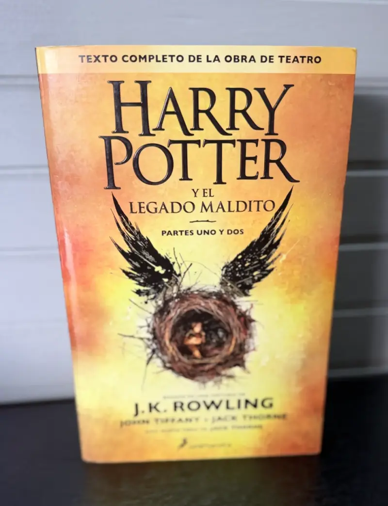 Libro Harry Potter y el Legado Maldito en español - 1