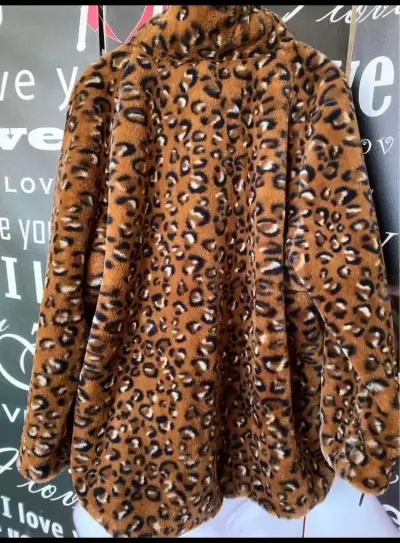 Chaqueta-poleron de Leopardo piel Cacharel - miniatura 2