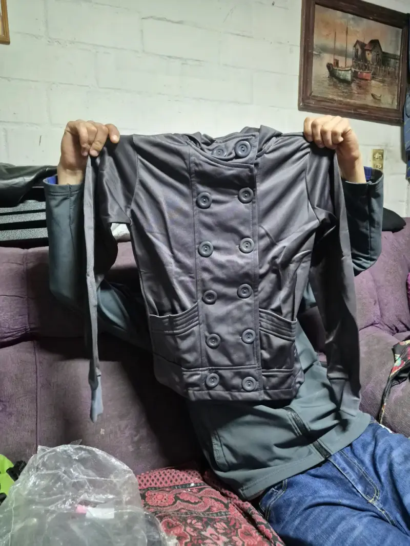 Chaqueta de mujer con botones estilo militar - 1
